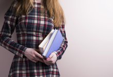 Преподаватель раздевал и трогал студентку на пересдаче экзамена в Астане