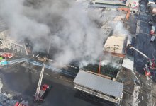 Очевидцы мешают тушить горящий рынок в Семее