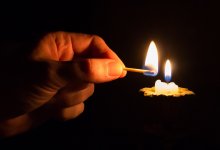 Актюбинцы, оставшиеся без света, перекрыли дорогу
