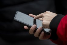 Ломающим телефон видео запугали казахстанцев