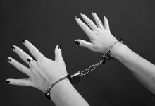 Чиновницу от образования подозревают в многомиллионном хищении в Алматинской области