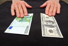 Евро вырос, доллар упал – итоги торгов в Казахстане