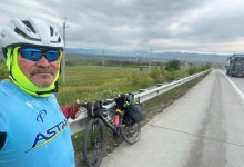 На Олимпиаду в Париж: пенсионер на велосипеде доехал до Грузии