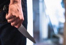 Голоса в голове: женщина изрезала себе живот