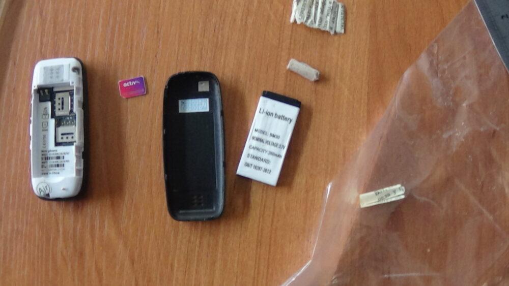 В Карагандинской области задержали мужчину с телефоном в прямой кишке 2 телефон